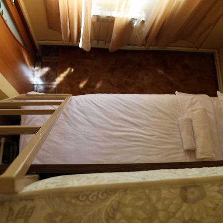 Magnolia Hostel Yerevan Exterior photo