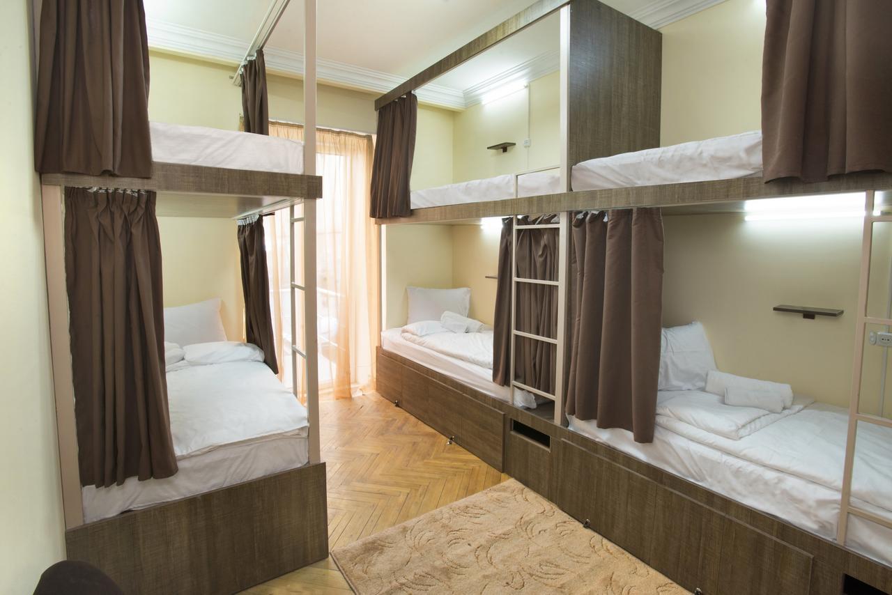 Magnolia Hostel Yerevan Exterior photo