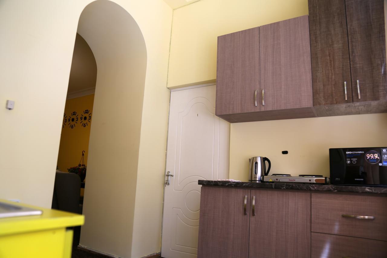 Magnolia Hostel Yerevan Exterior photo