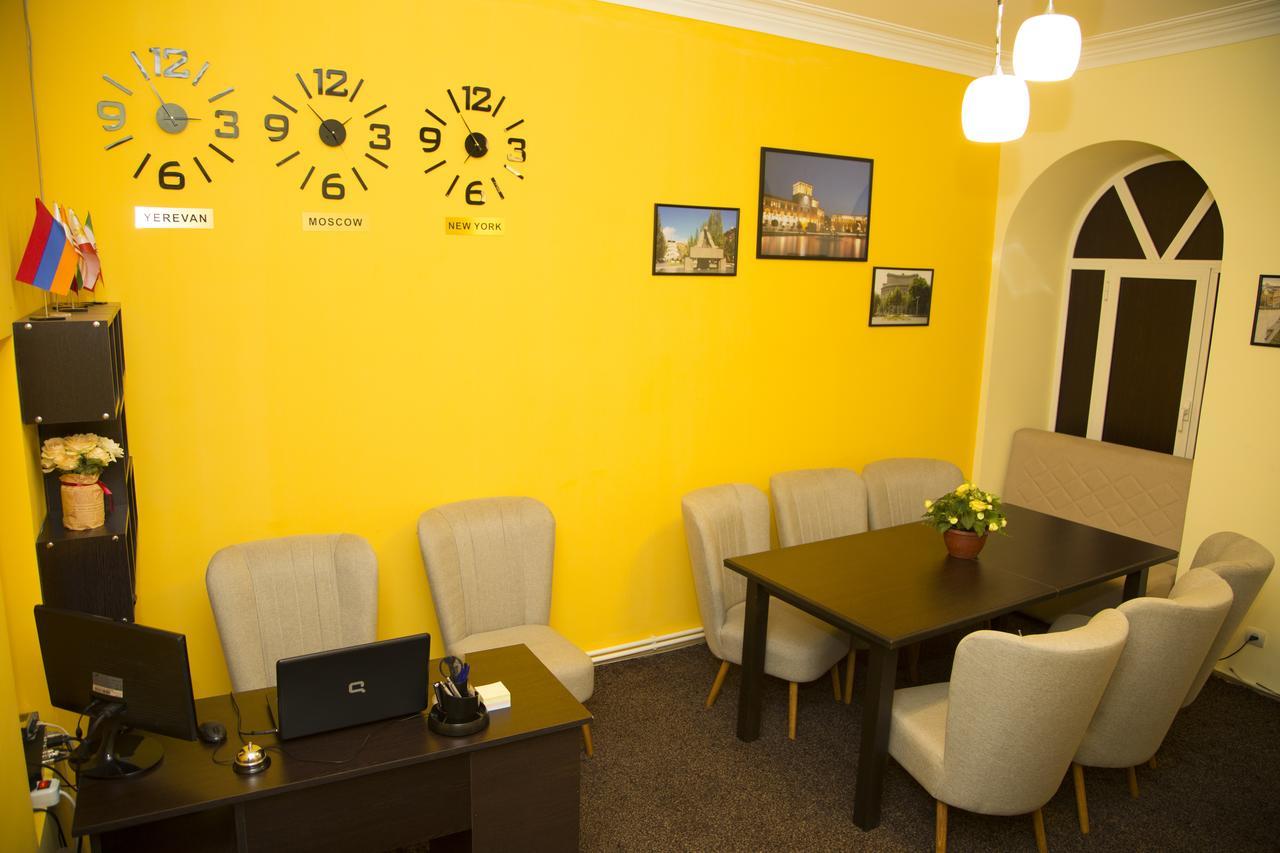 Magnolia Hostel Yerevan Exterior photo